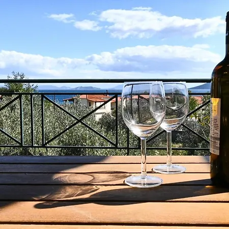 Semesterbostad Pavlos' With View *