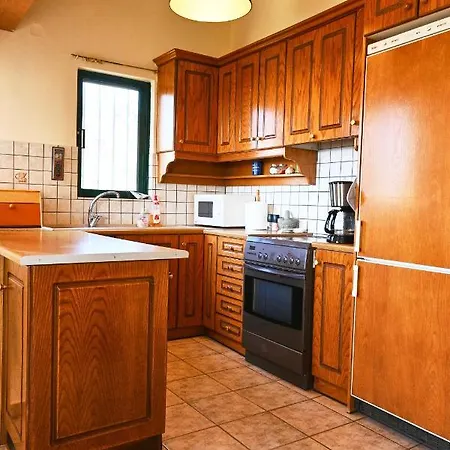 Vakantiehuis Pavlos' With View Kórfos